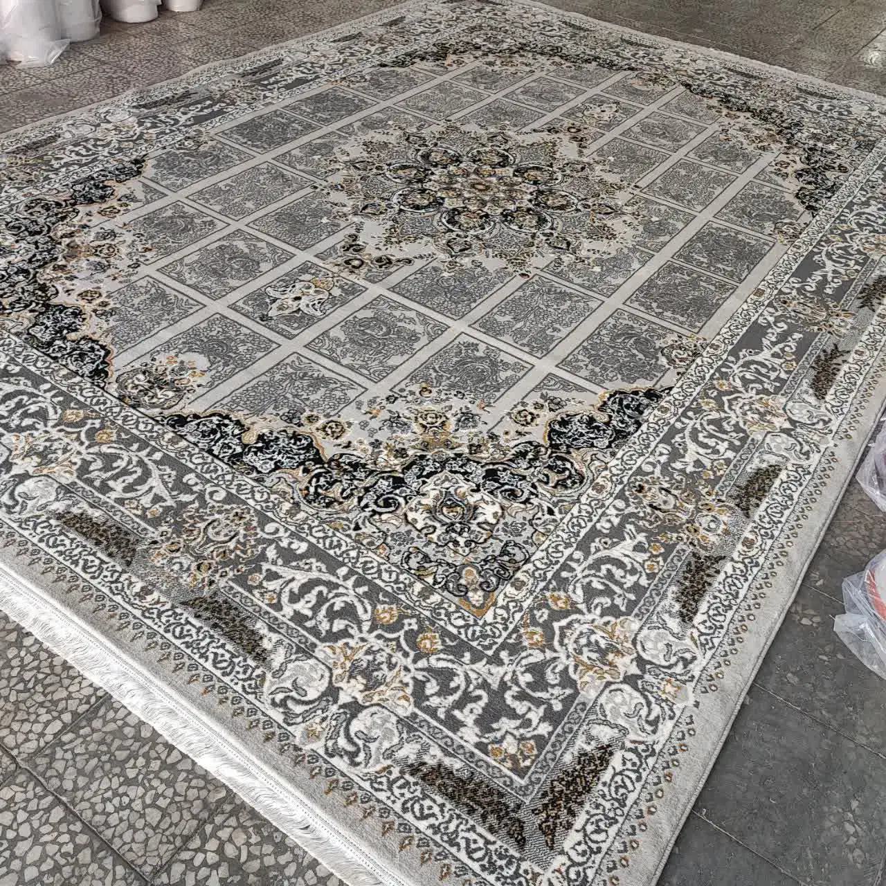 فرش کاشان۷۰۰شانه ضخیم و جدید|فرش|بروجرد, |دیوار