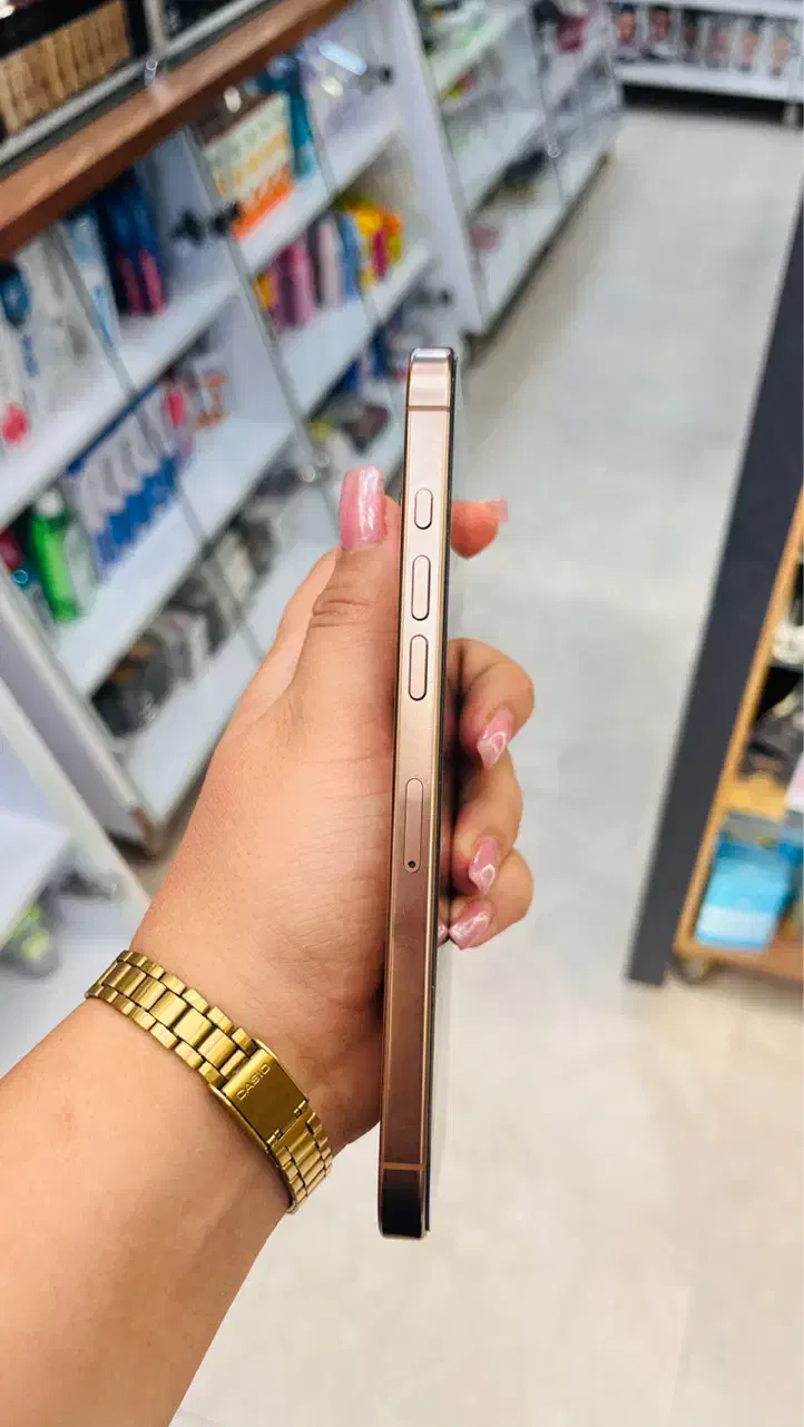 فروش آیفون ۱۶ پرومکس دو سیم در حد نو|موبایل|شیراز, شهرک والفجر|دیوار