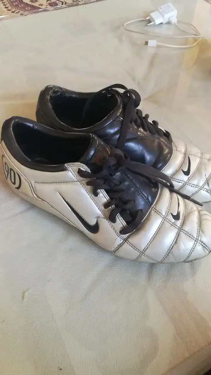 کفش فوتبال روی چمن نایکی 90|کیف، کفش، کمربند|سنندج, |دیوار