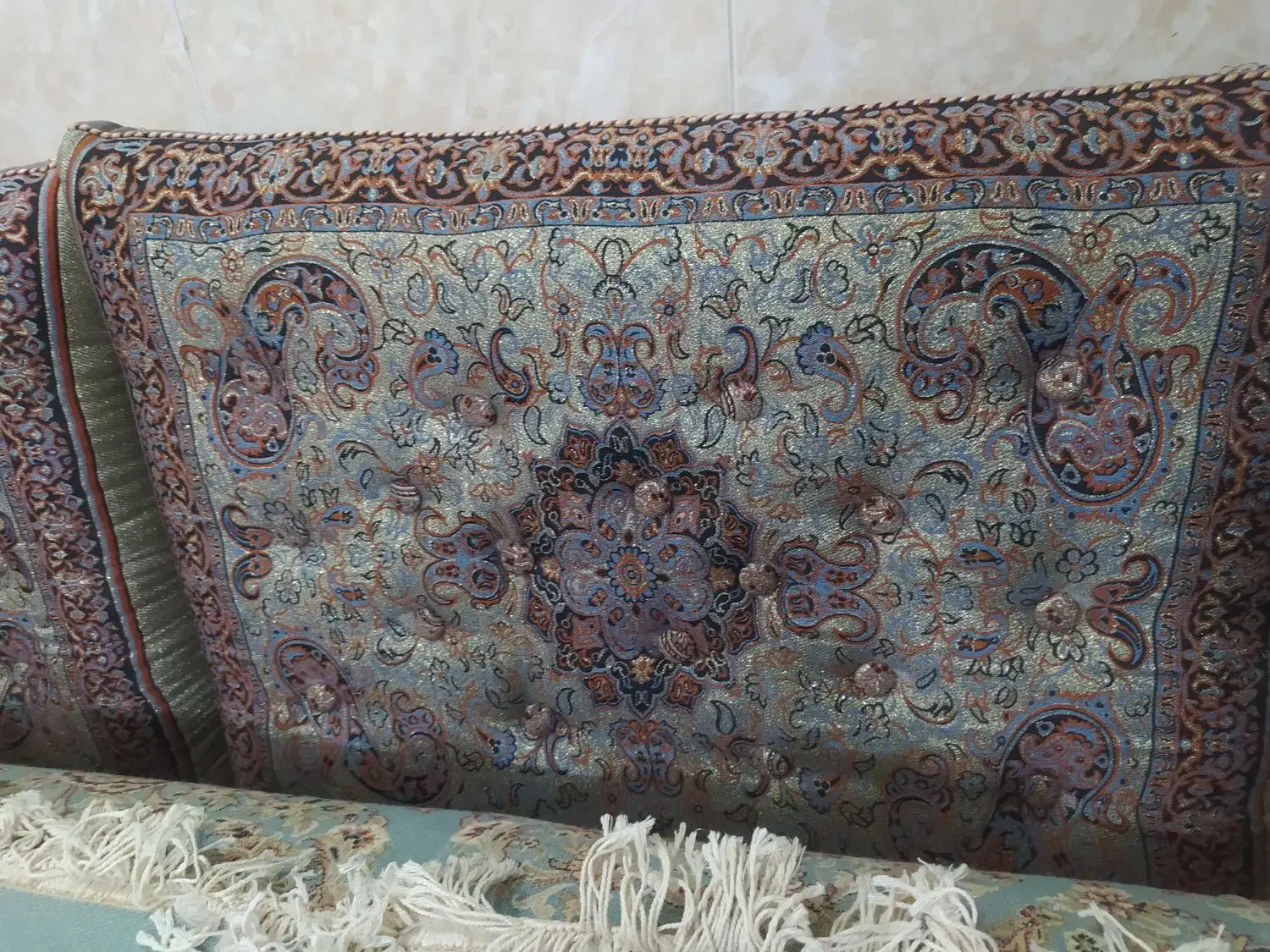 پشتی|پشتی|قنوات, |دیوار