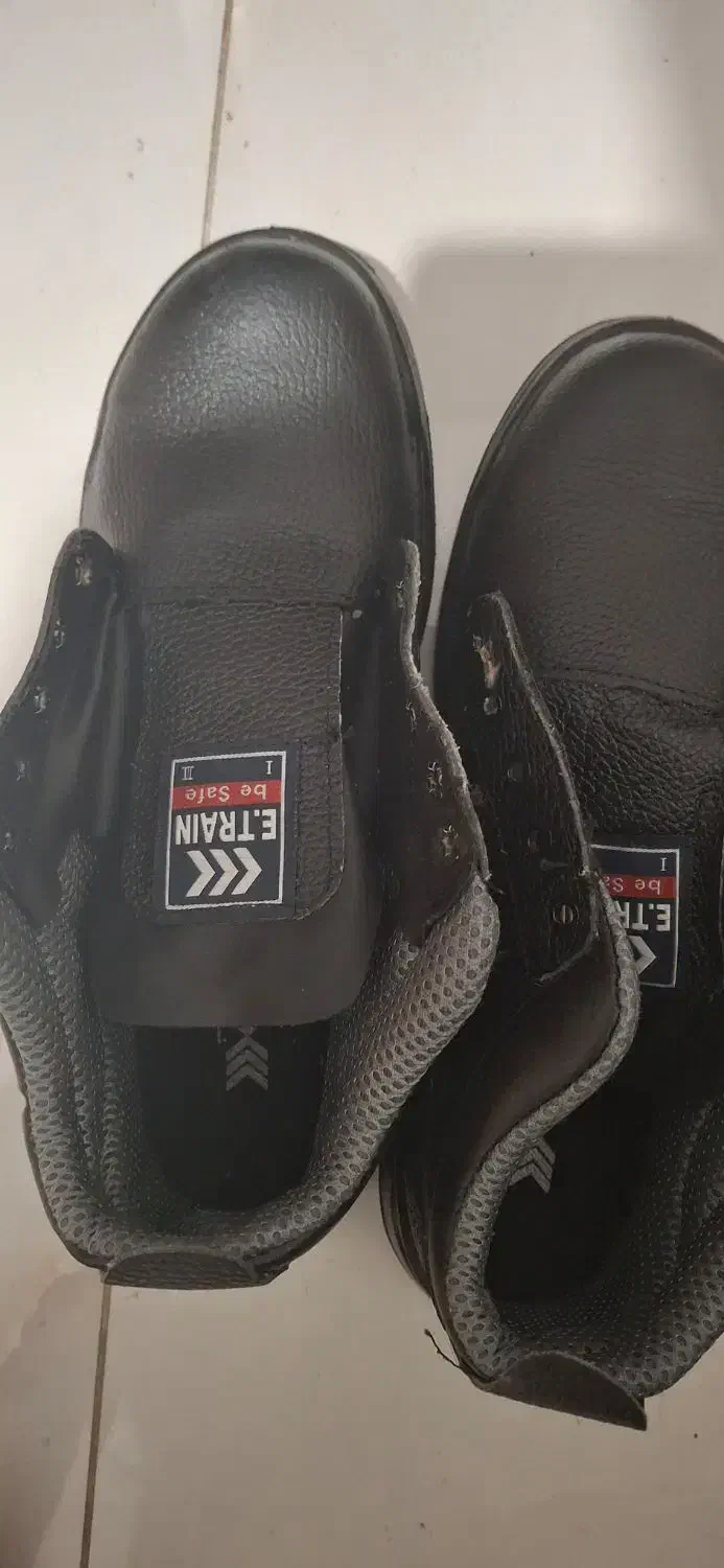 کفش ایمنی|کیف، کفش، کمربند|شاهین‌شهر, خبرنگار|دیوار