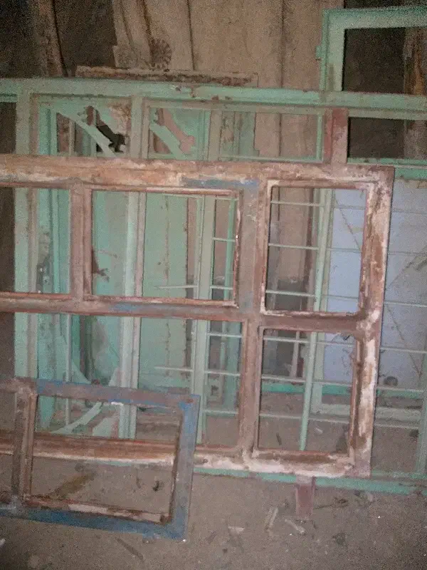 پنجره آهنی|مصالح و تجهیزات ساختمان|بلبان آباد, |دیوار