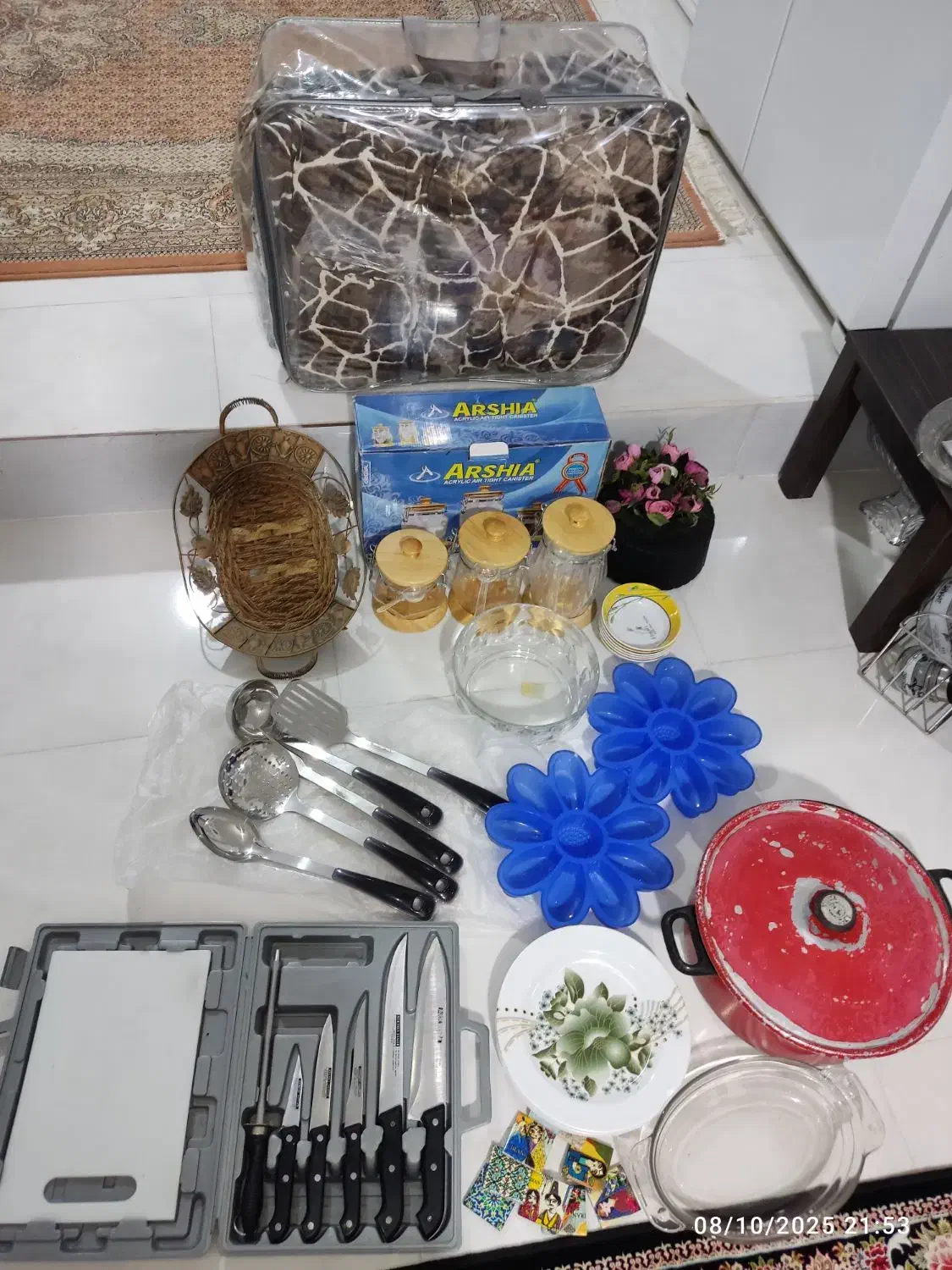 فروش یک دست مبل و ظروف منزل|حراج|شیراز, کرونی(خاتونک)|دیوار