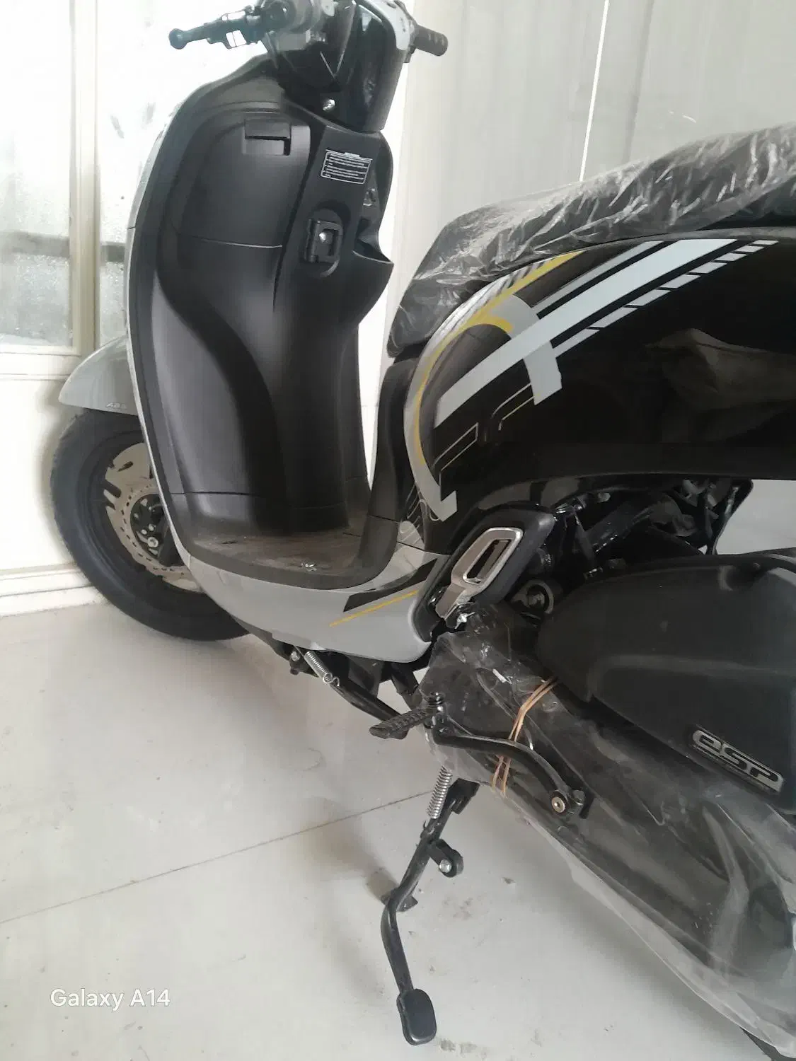 موتور|موتورسیکلت|ابریشم, |دیوار