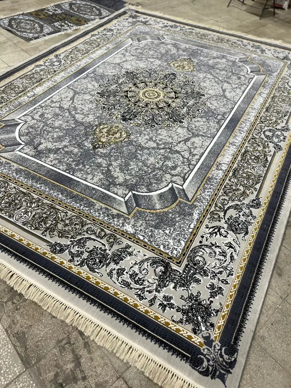 فرش لاشه دار در تنوع بالا|فرش|اصفهان, زاجان|دیوار