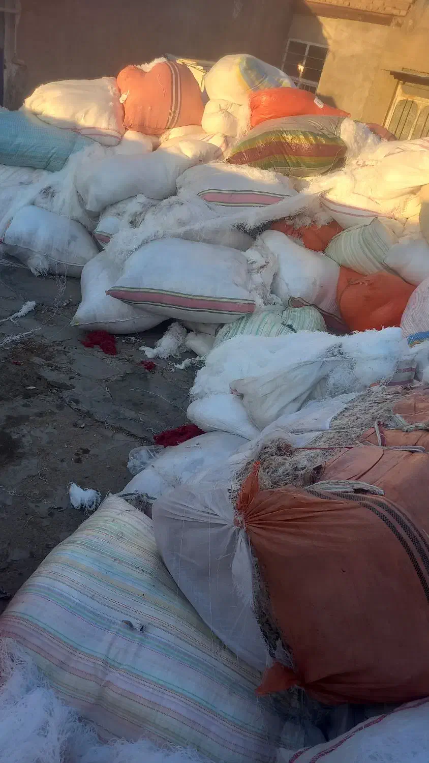 الیاف سفید ورنگی  پفکی|رختخواب، بالش، پتو|دزفول, |دیوار