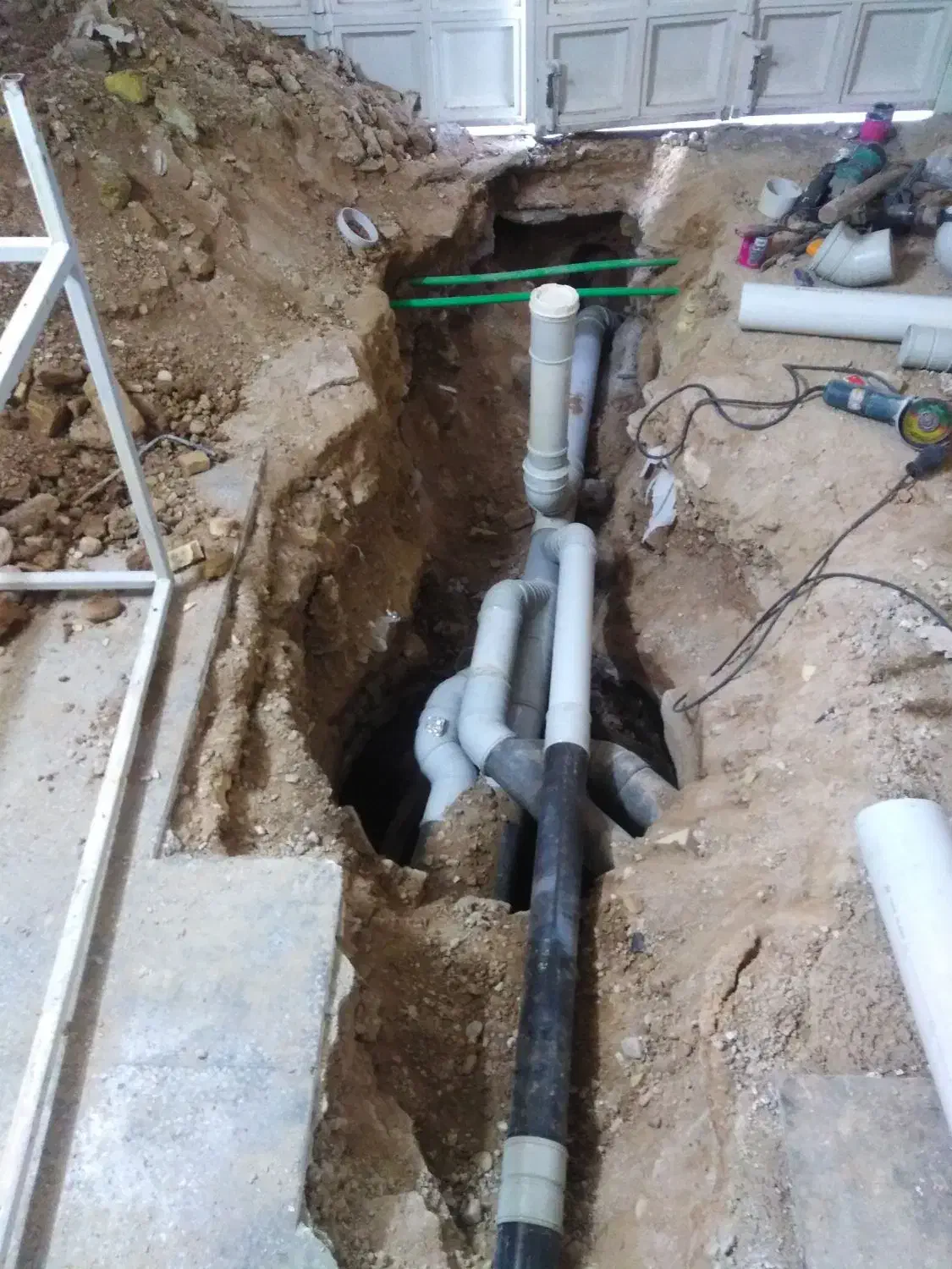 انشعاب گیری فاضلاب شهری|خدمات پیشه و مهارت|شیراز, انجیر|دیوار