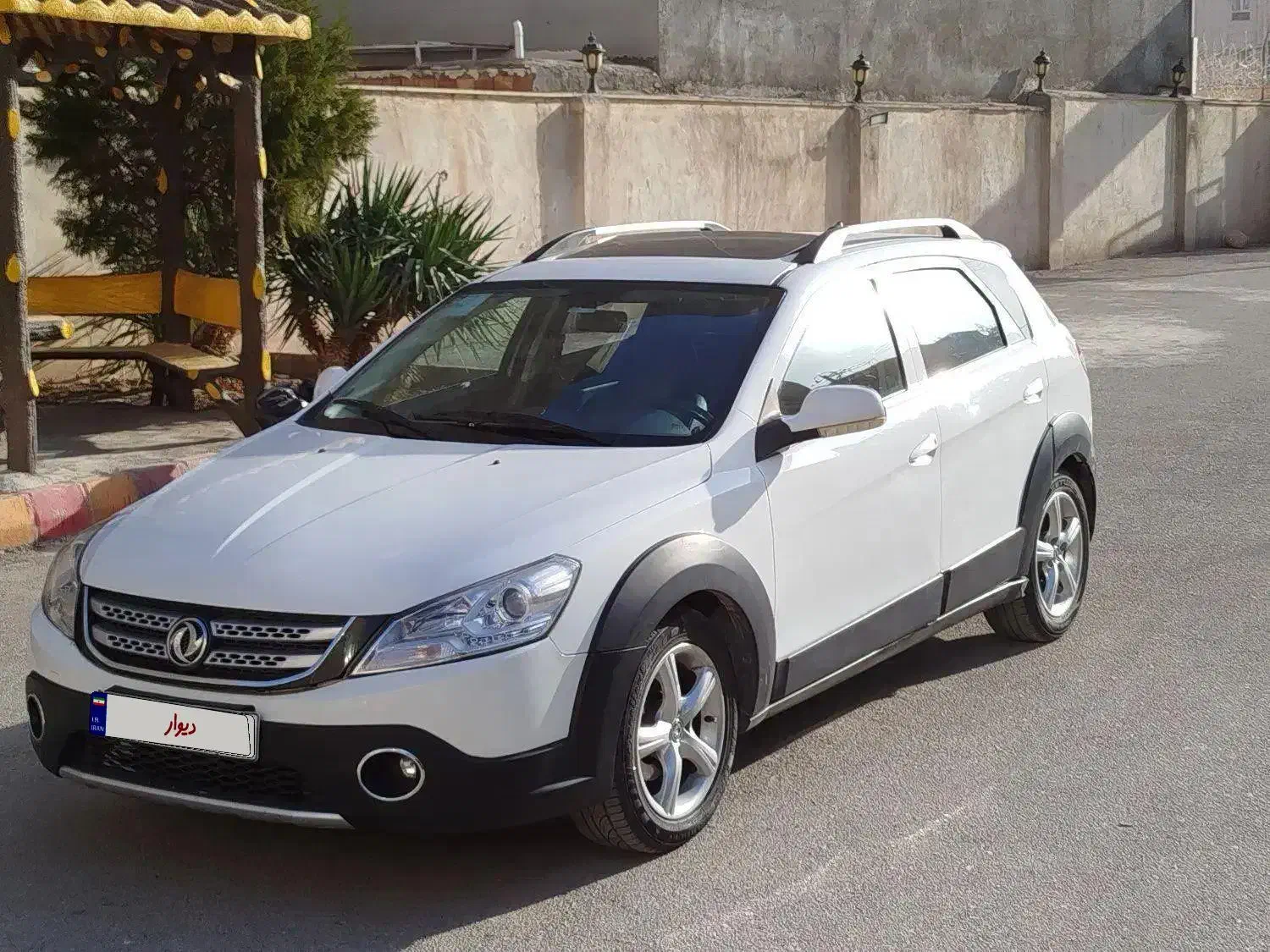 H30 کراس|خودرو سواری و وانت|مشهد, عنصری|دیوار