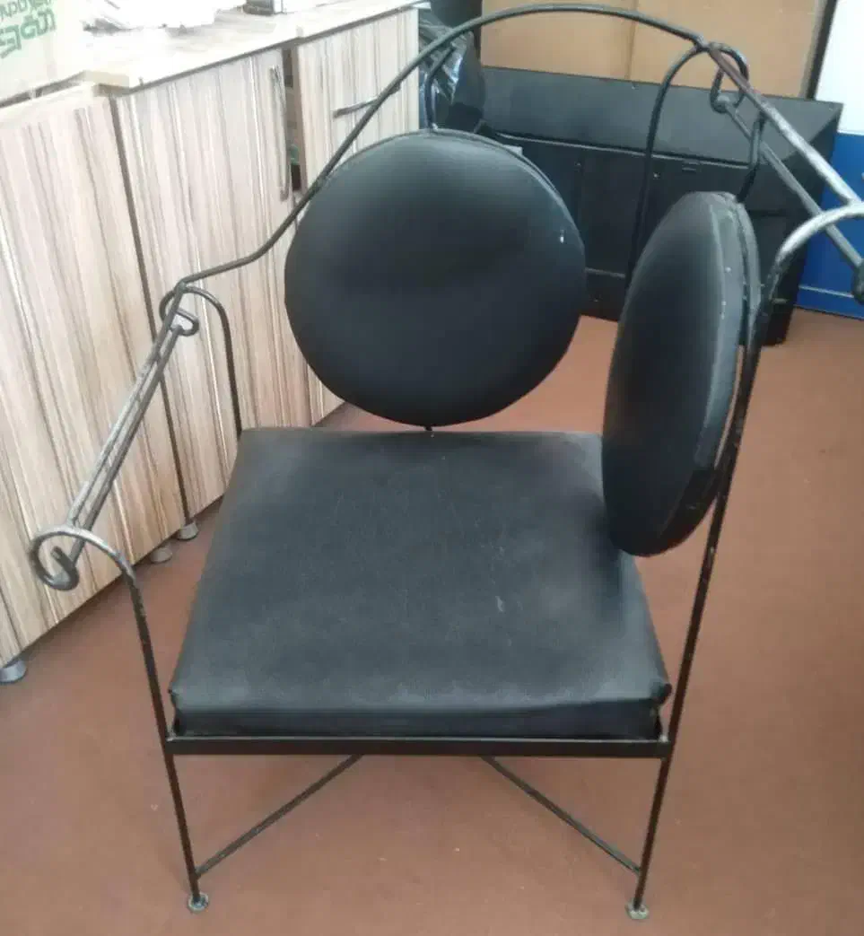 دکور آرایشگاه صندلی انتظار|آرایشگاه و سالنهای زیبایی|پاسارگاد, |دیوار