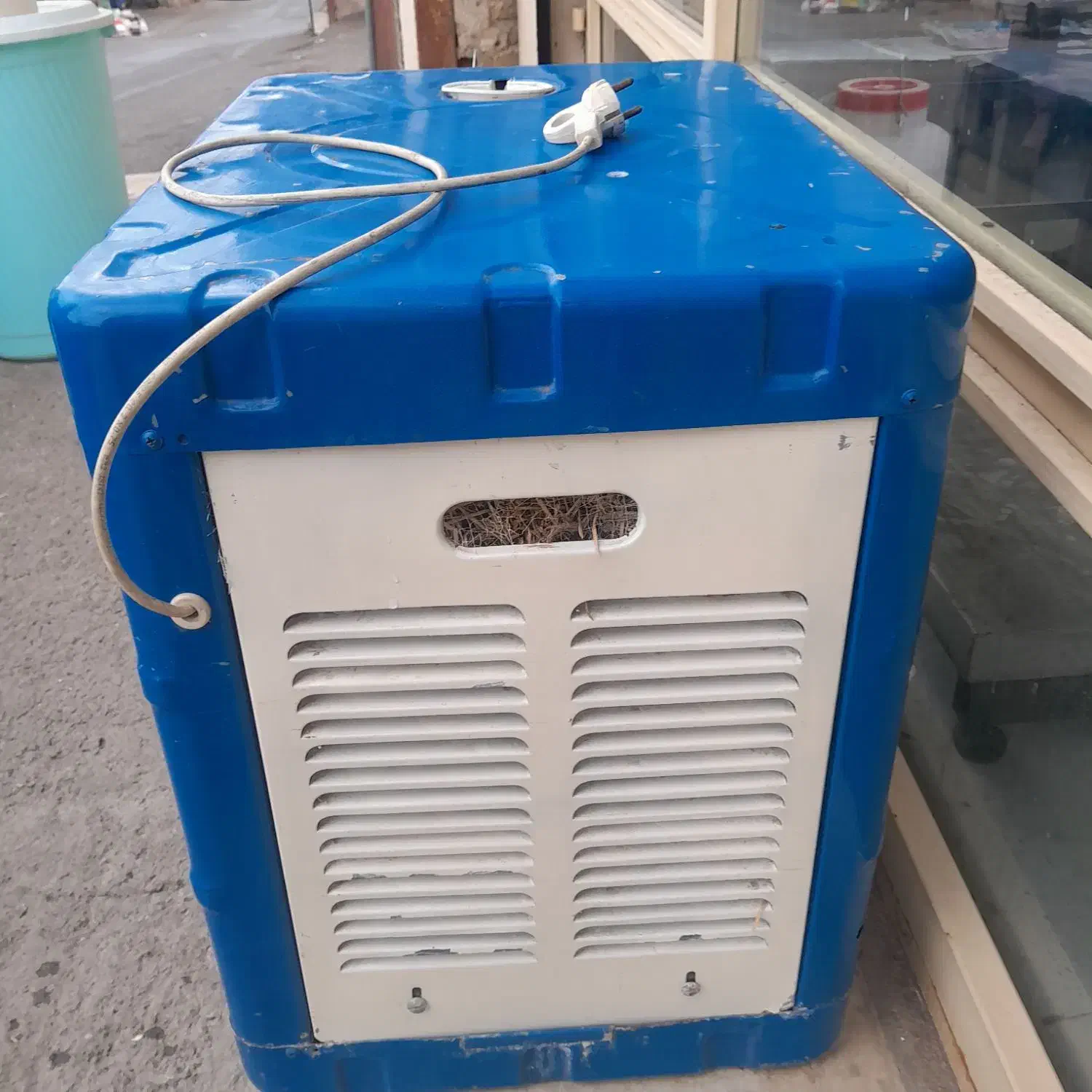 کولر آبی|کولر آبی|اهر, |دیوار