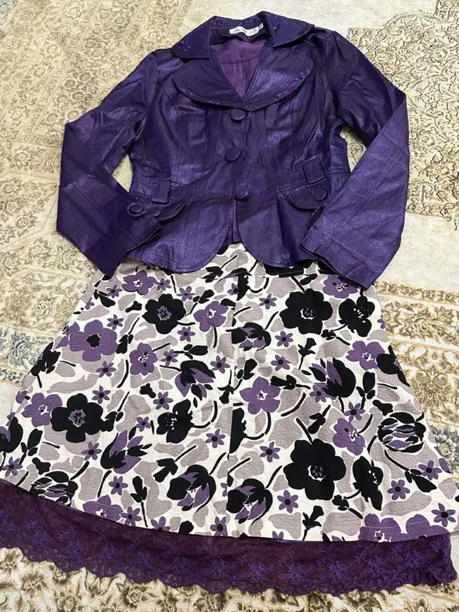 کت و دامن بنفش|لباس|کیش, |دیوار