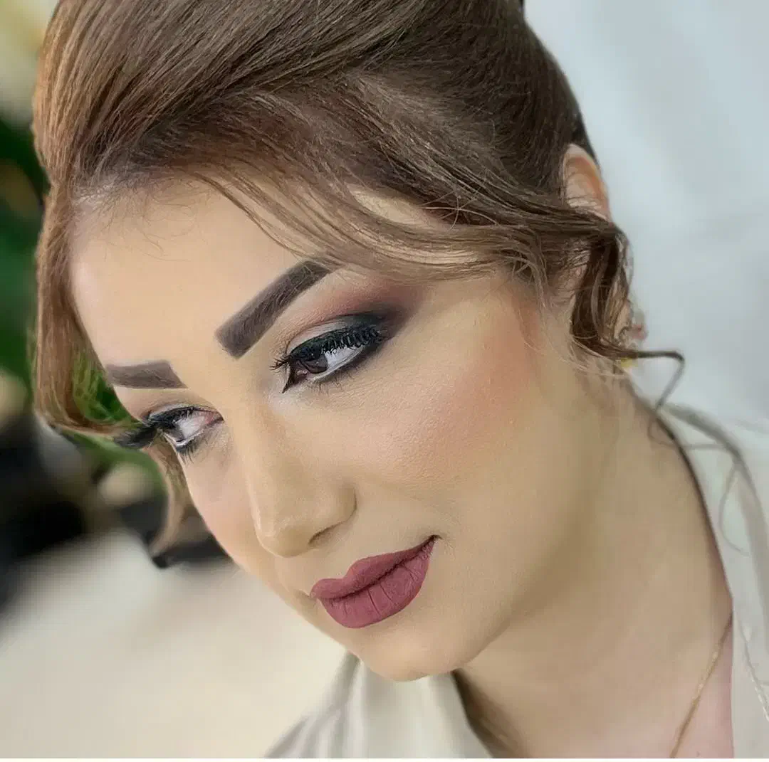 مدل میکاپ|خدمات آرایشگری و زیبایی|سنندج, |دیوار