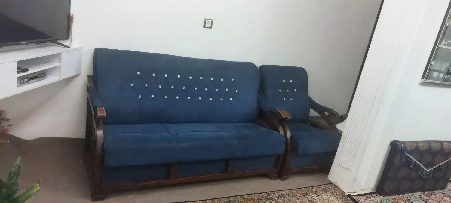 یک دست مبل هفت نفره تمیز|مبلمان خانگی و میز عسلی|رضوانشهر, |دیوار