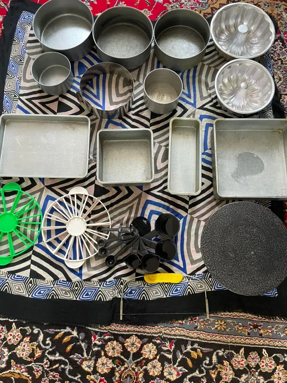 قالب وابزار کیک پزی|ظروف پختوپز|رفسنجان, |دیوار