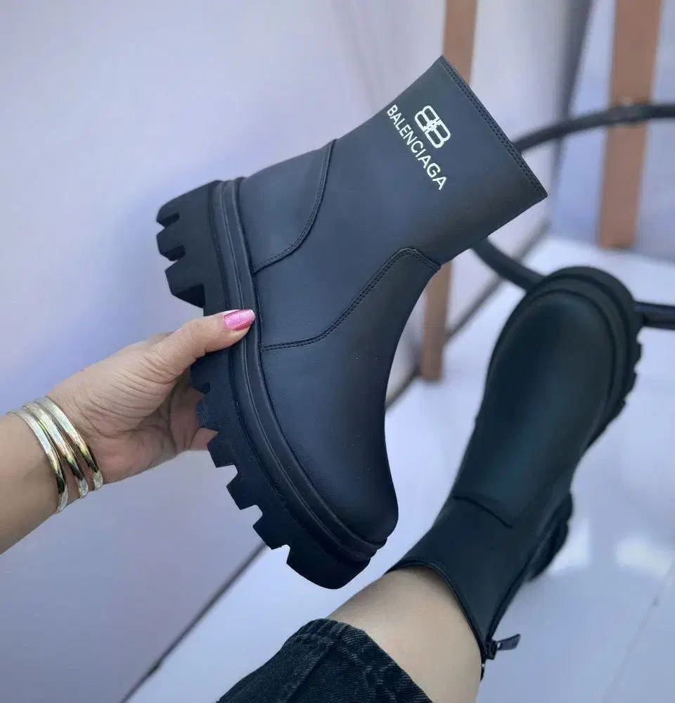 زنانه|کیف، کفش، کمربند|ایوان, |دیوار