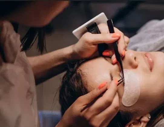 اموزش اکستنشن مژه فقط با قیمت باور نکردنی|خدمات آرایشگری و زیبایی|هشتگرد, مدرس|دیوار