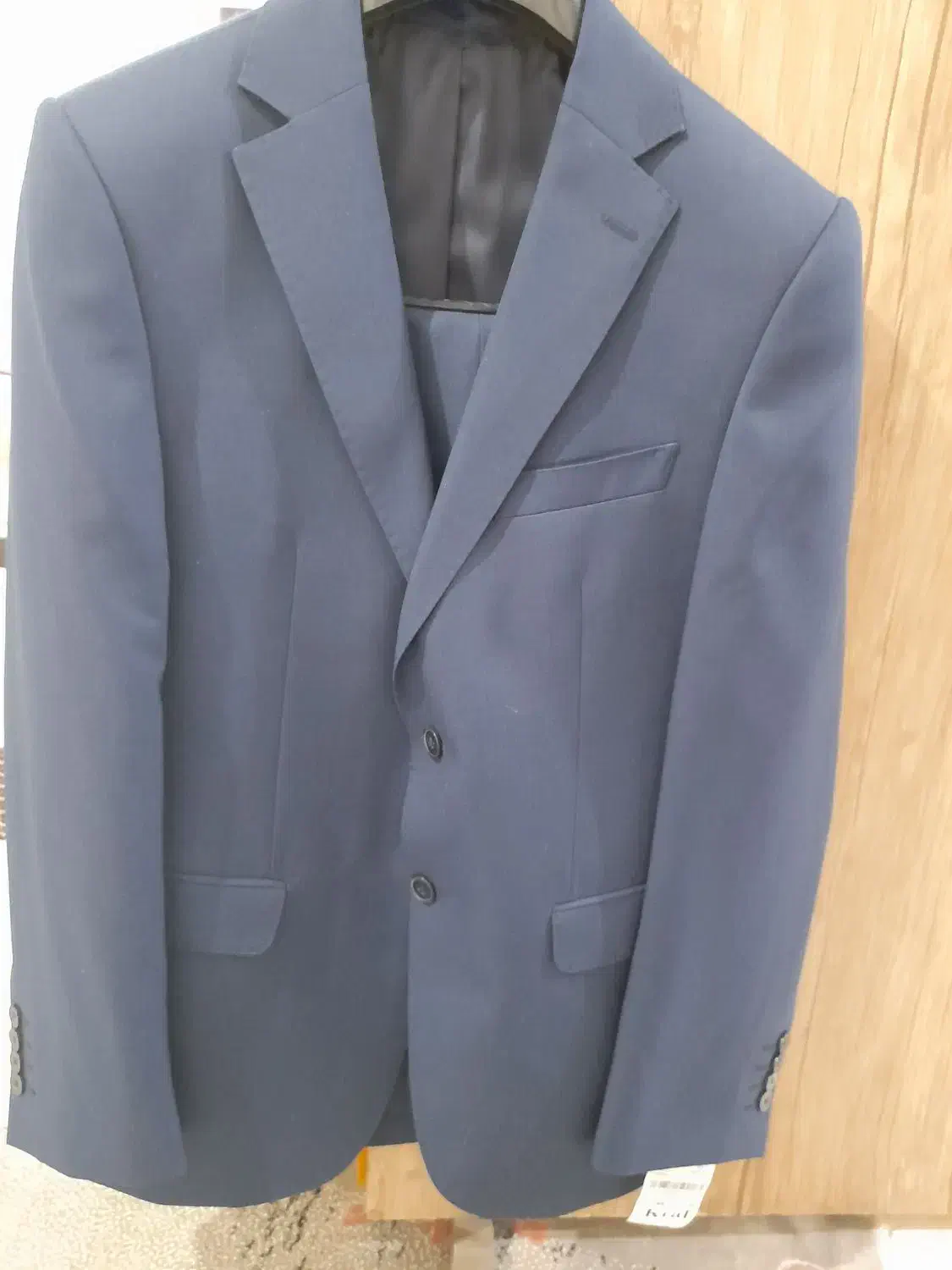 سه عدد کت شلوار مردانه نو|لباس|پرند, فاز ۳|دیوار