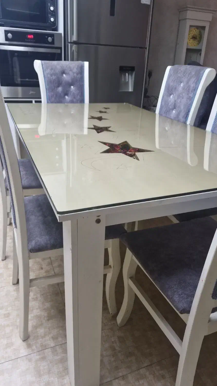 میز ناهار خوری ۶ نفره کاملا سالم|میز و صندلی غذاخوری|بندر انزلی, کوی واحدی|دیوار