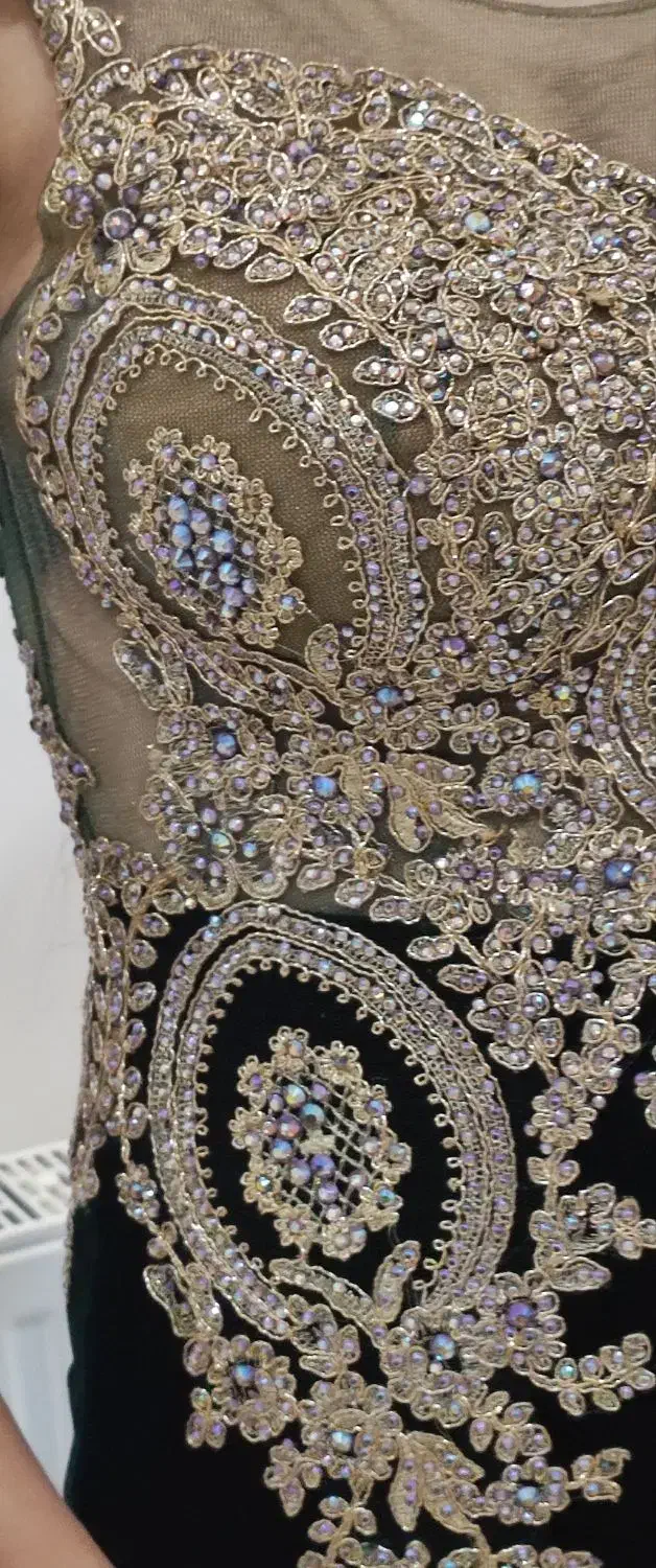 لباس مجلسی|لباس|رامیان, |دیوار