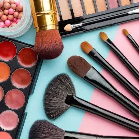 لوازم میکاپ|آرایشی، بهداشتی، درمانی|تربتحیدریه, حسنی بالا|دیوار