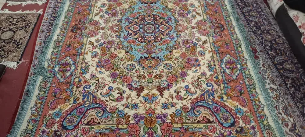 ۶متری سالاری هریس|فرش|تبریز, |دیوار