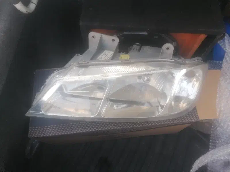 چراغ جلو پرشیا|قطعات یدکی و لوازم جانبی|ری, دیلمان|دیوار