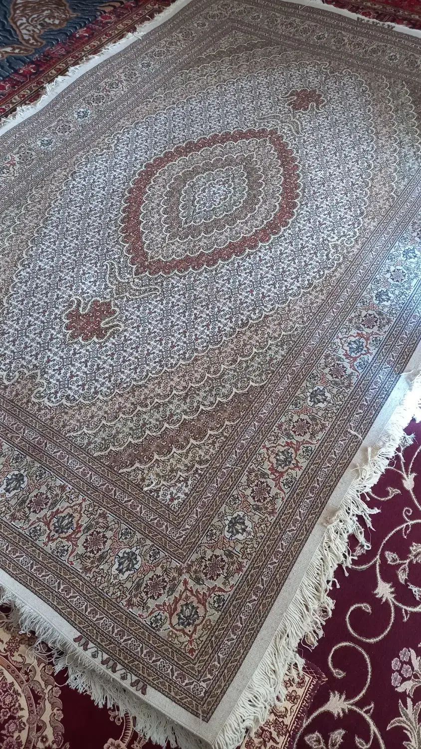 تک ۲در۳ کرم قهوای فرش دستبافت|فرش|تبریز, |دیوار