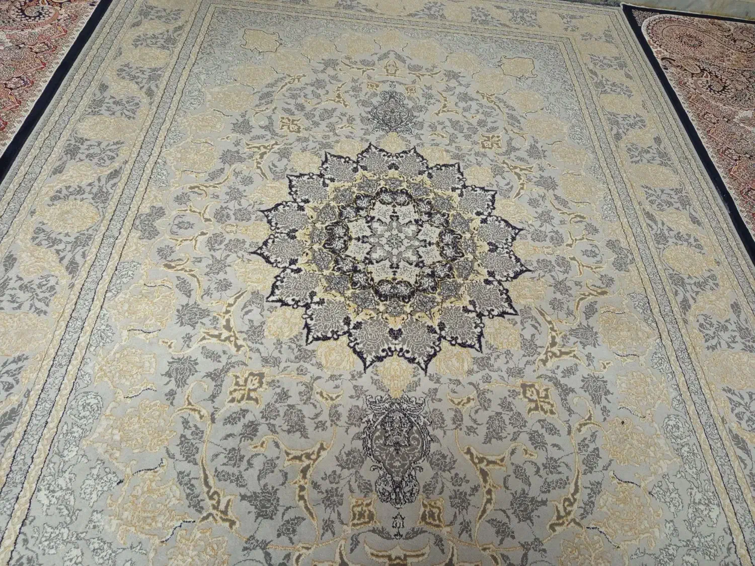 فرش|فرش|تهران, آهنگ|دیوار