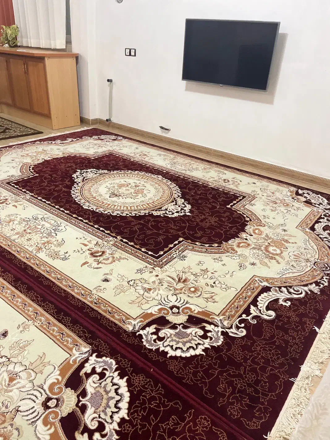 دوتخته فرش ۹متری|فرش|گوراب زرمیخ, |دیوار