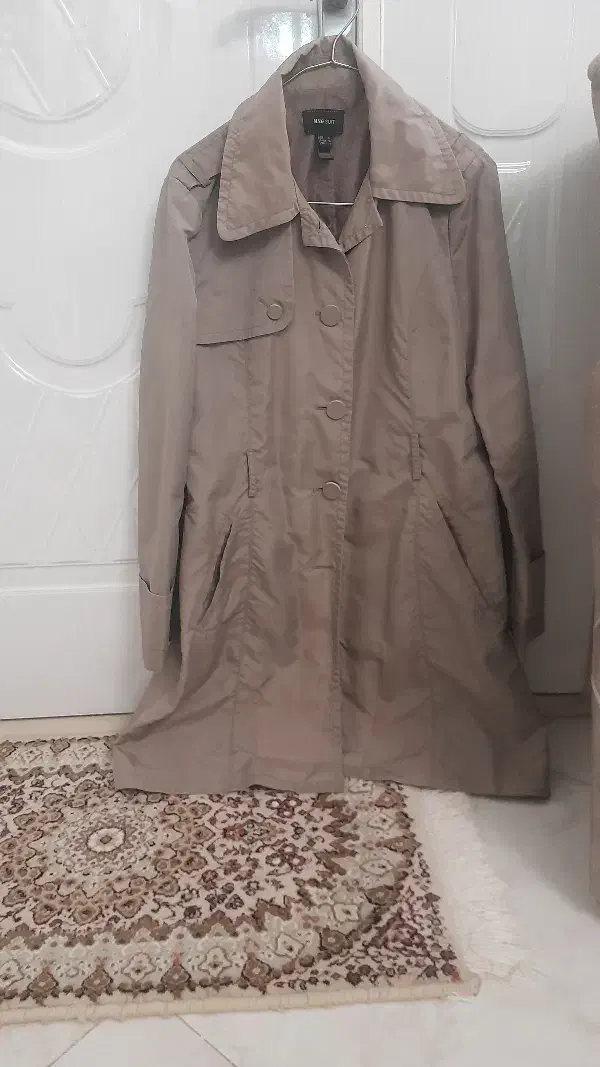 بارانی و پالتو|لباس|خوی, |دیوار