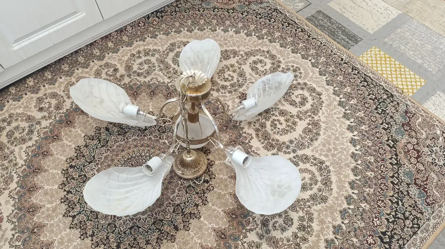 لوستر پنج شاخه|لوستر و چراغ آویز|تربت‌حیدریه, کاشانی|دیوار