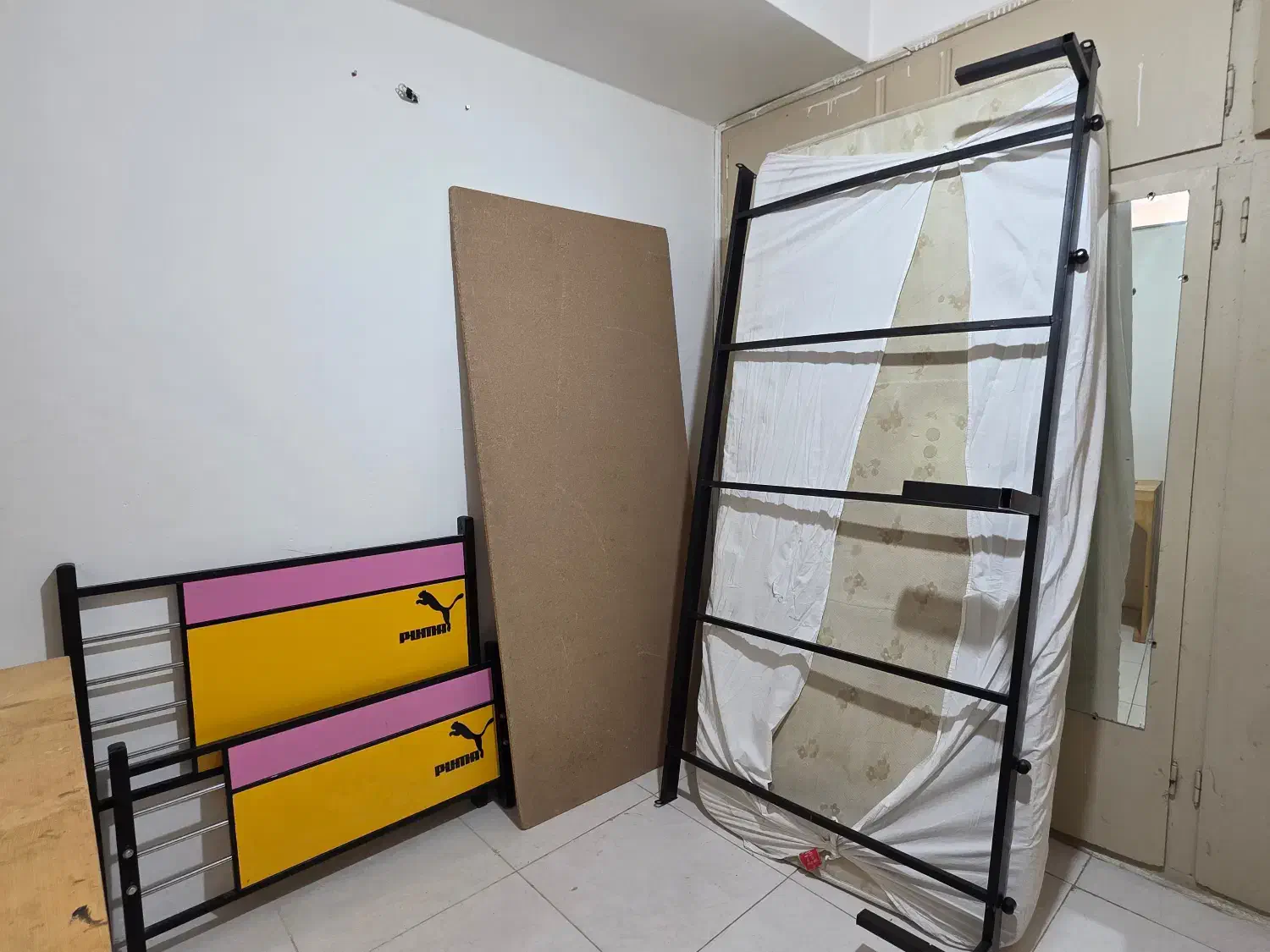 تخت فلزی|تخت و سرویس خواب|مشهد, صیاد شیرازی|دیوار