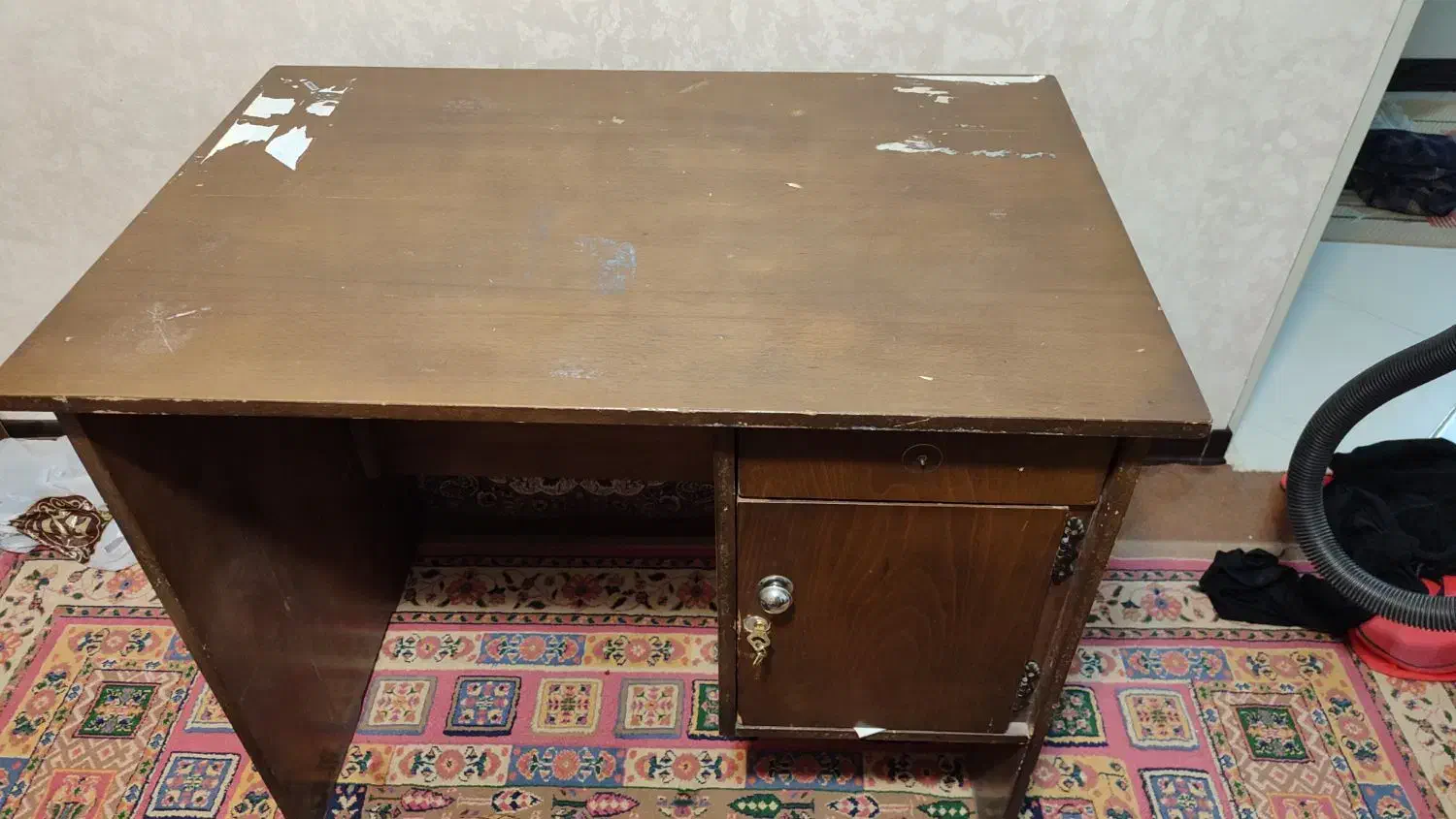 میز چوبی|میز تحریر و کامپیوتر|کرمان, |دیوار