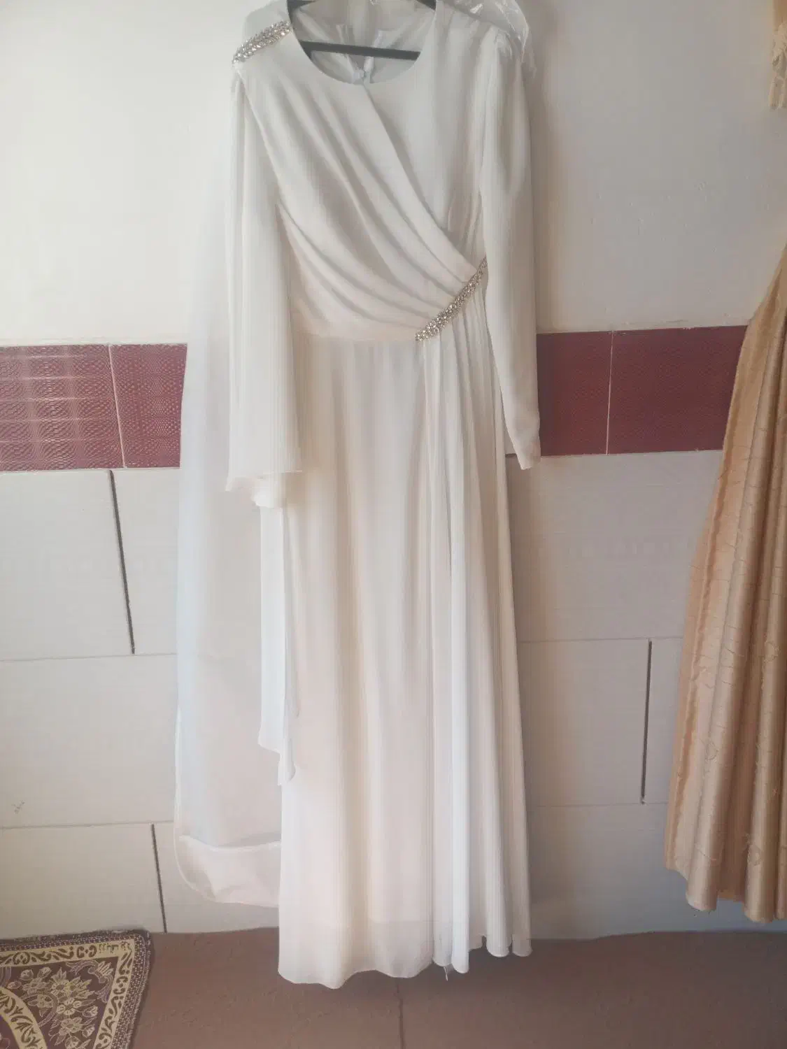 لباس مجلسی|لباس|داران, |دیوار