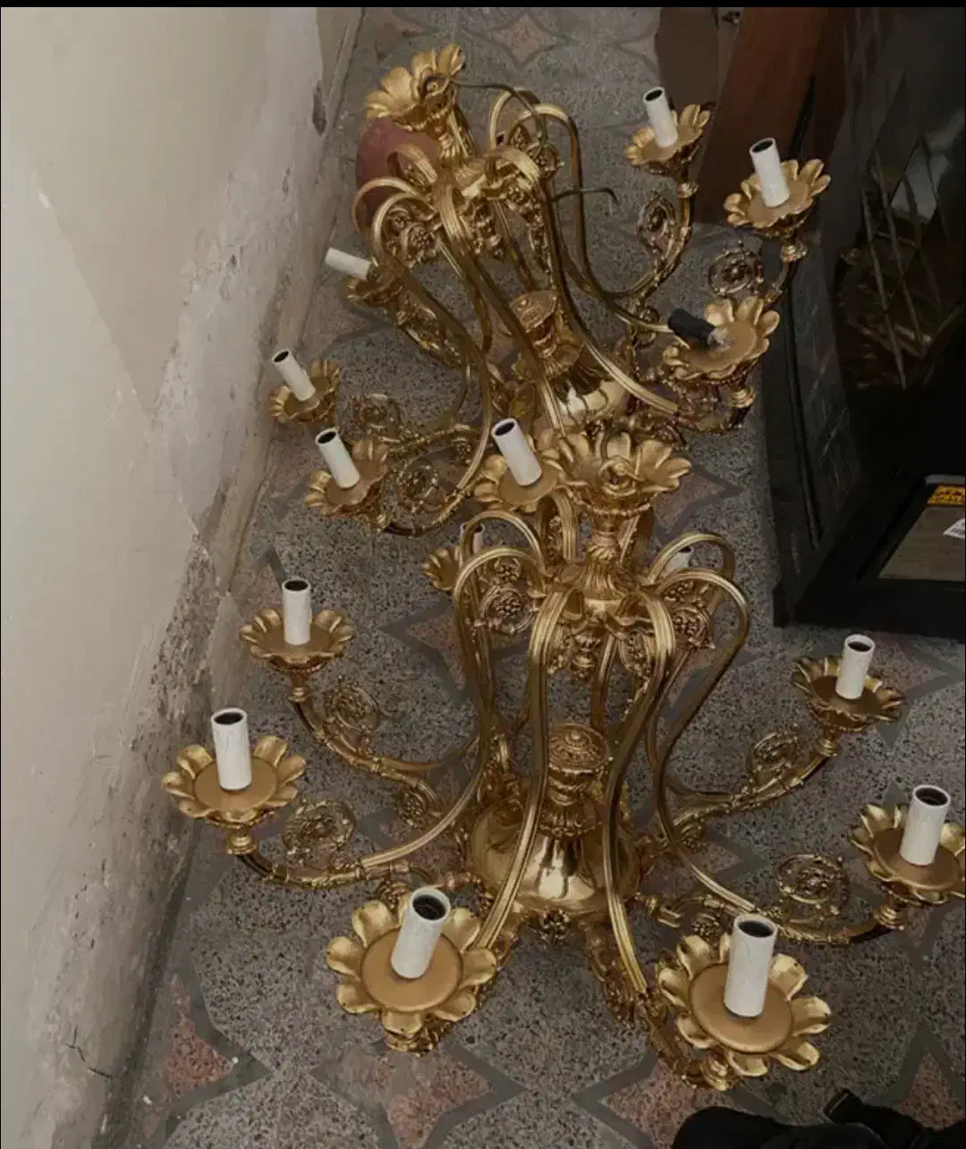 خریدوفروش انواع لوستر برنزی و وسایل برنزی درکل کرج|لوستر و چراغ آویز|کرج, کمال‌شهر|دیوار
