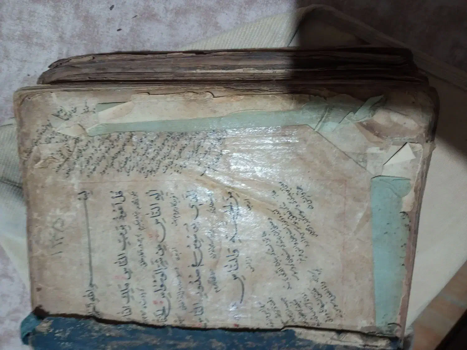 کتاب قرآن بالای ۱۵۰ سال|کتاب و مجله مذهبی|رشت, آزادگان|دیوار