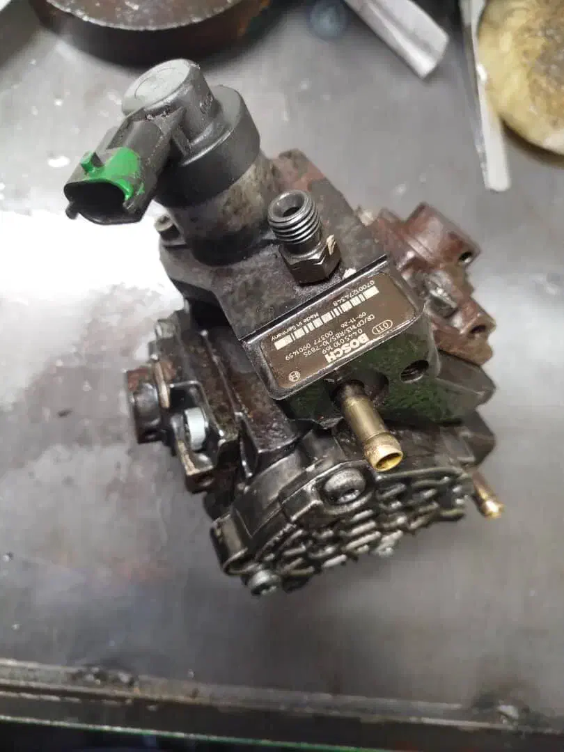 فروش  پمپ گازوئیل نیسان دیزل ، پمپ نیسان دیزل|قطعات یدکی و لوازم جانبی|تهران, امامت|دیوار