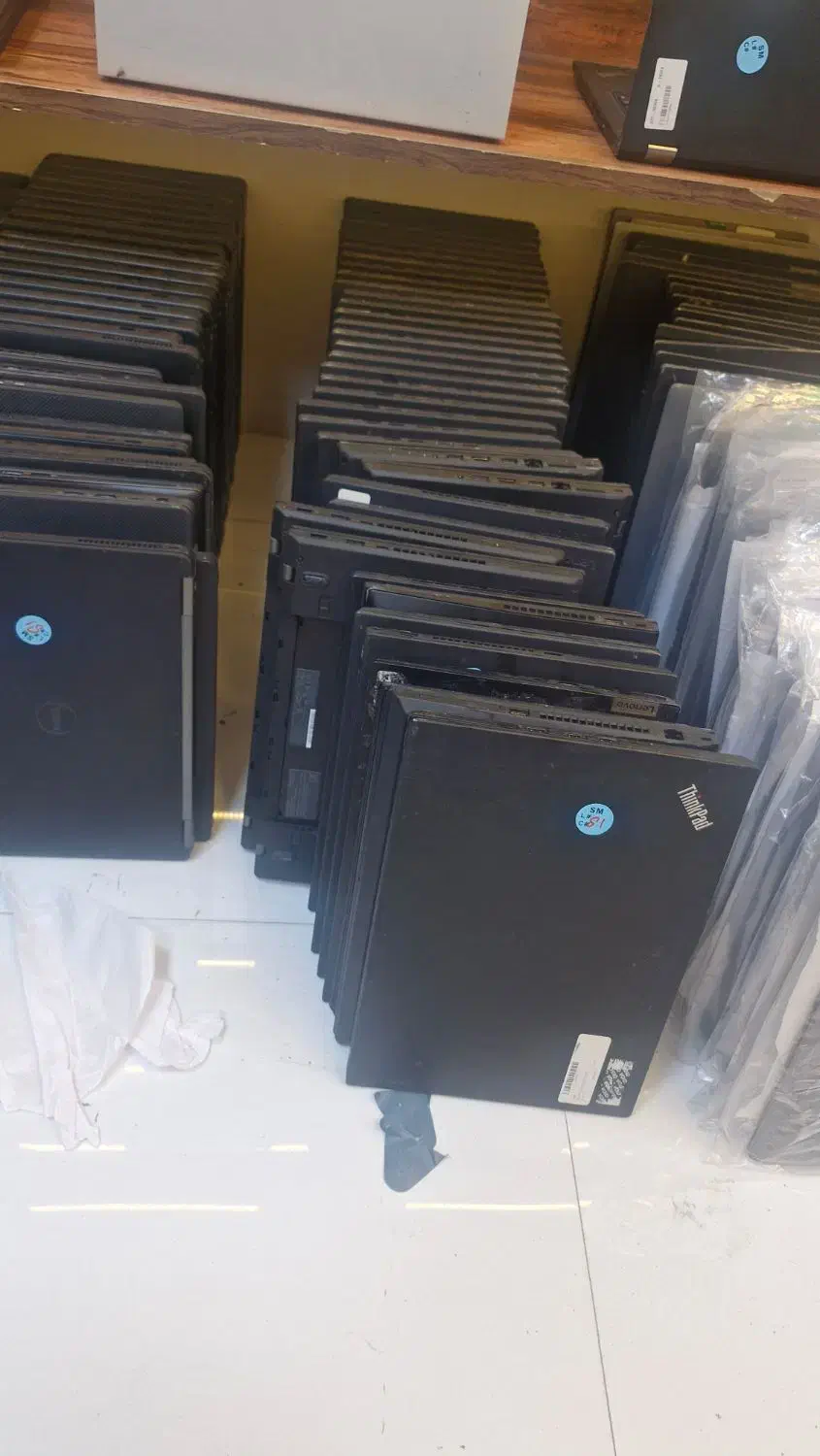 لپ تاپ دل 15.6 با هارد SSD و رم 8 وزن ۲ کیلو|رایانه همراه|تهران, چهارصد دستگاه|دیوار