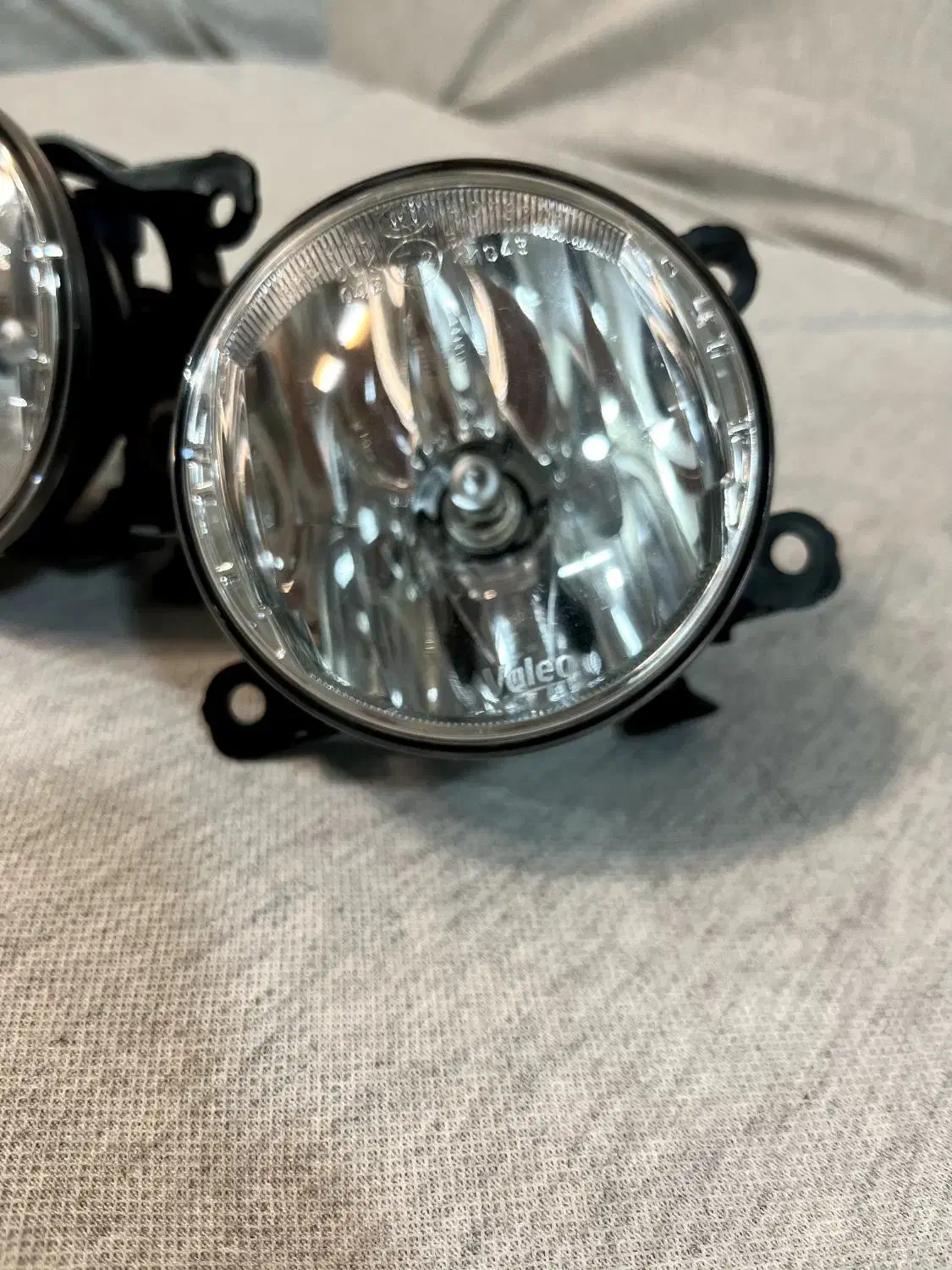 چراغ مه شکن جلو L90(ال ۹۰) والئو|قطعات یدکی و لوازم جانبی|کرج, شهرک بنفشه|دیوار