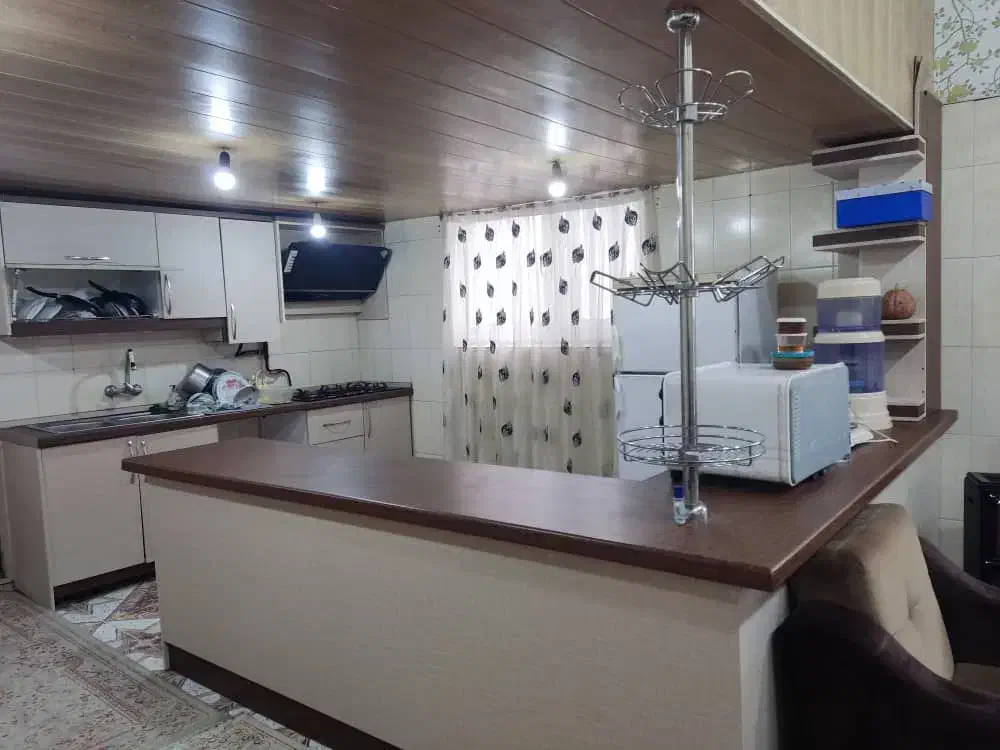 اجاره آپارتمان. پشت کاسپین املاک گوهرنیا|اجارهٔ آپارتمان|بندر انزلی, کارآموزی|دیوار