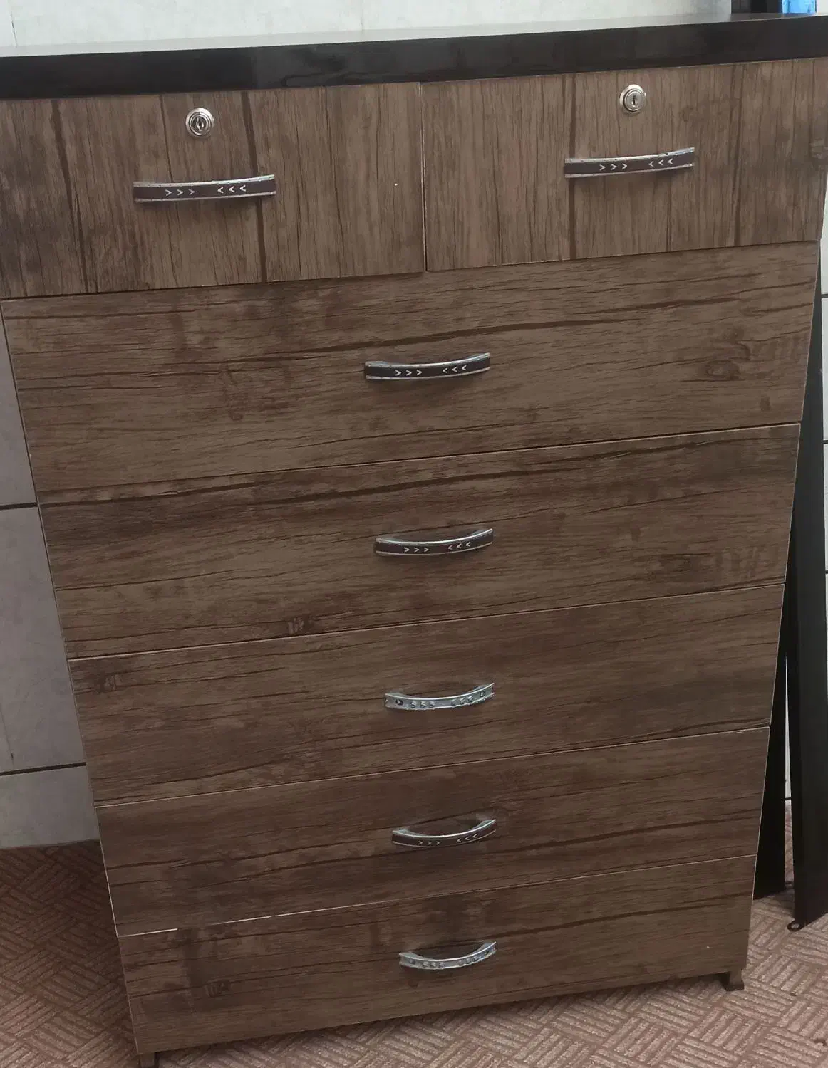 دراور|جاکفشی، کمد، دراور|فولادشهر, مدیسه|دیوار