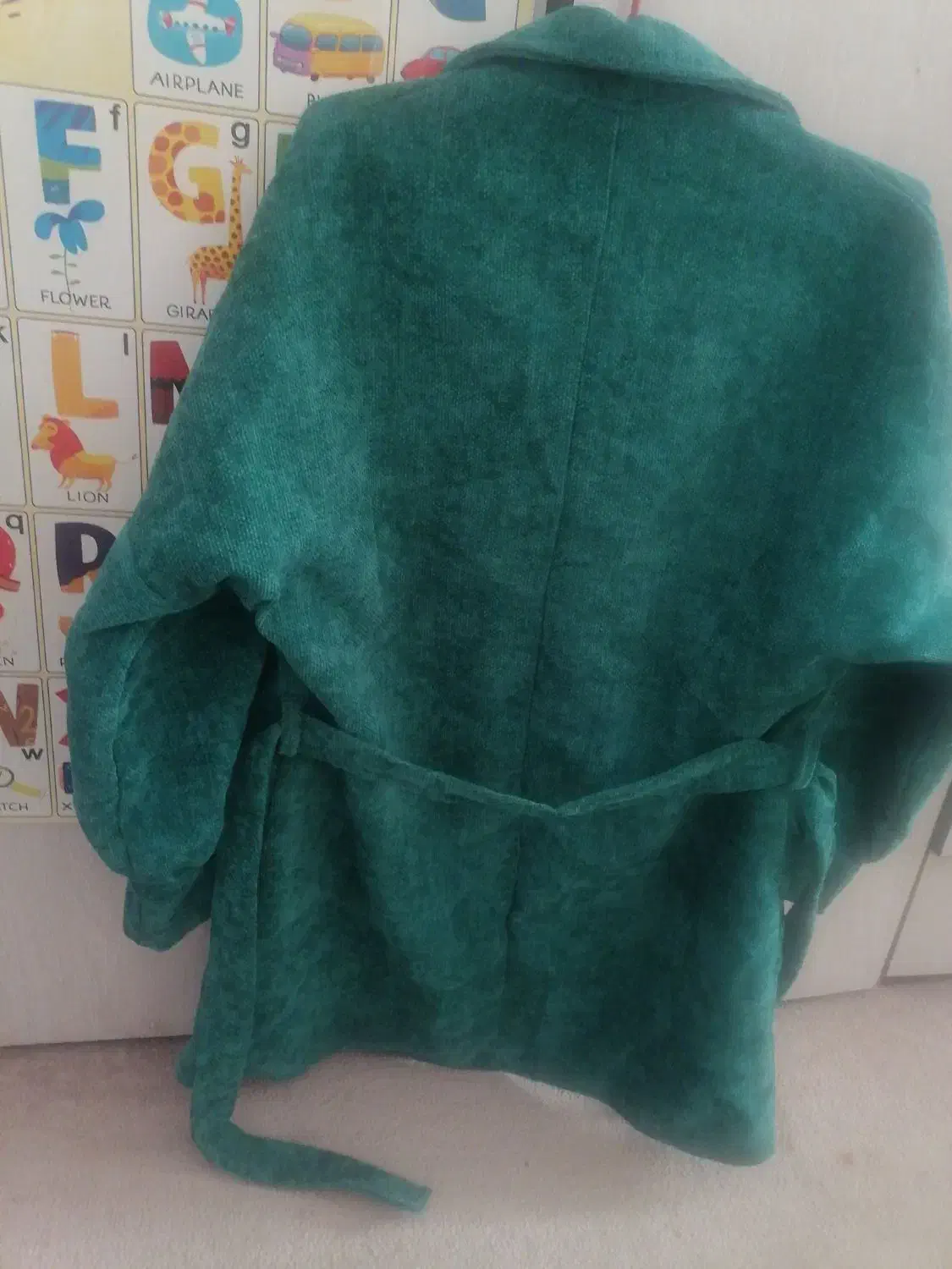 مانتوکبریتی|لباس|دهگلان, |دیوار