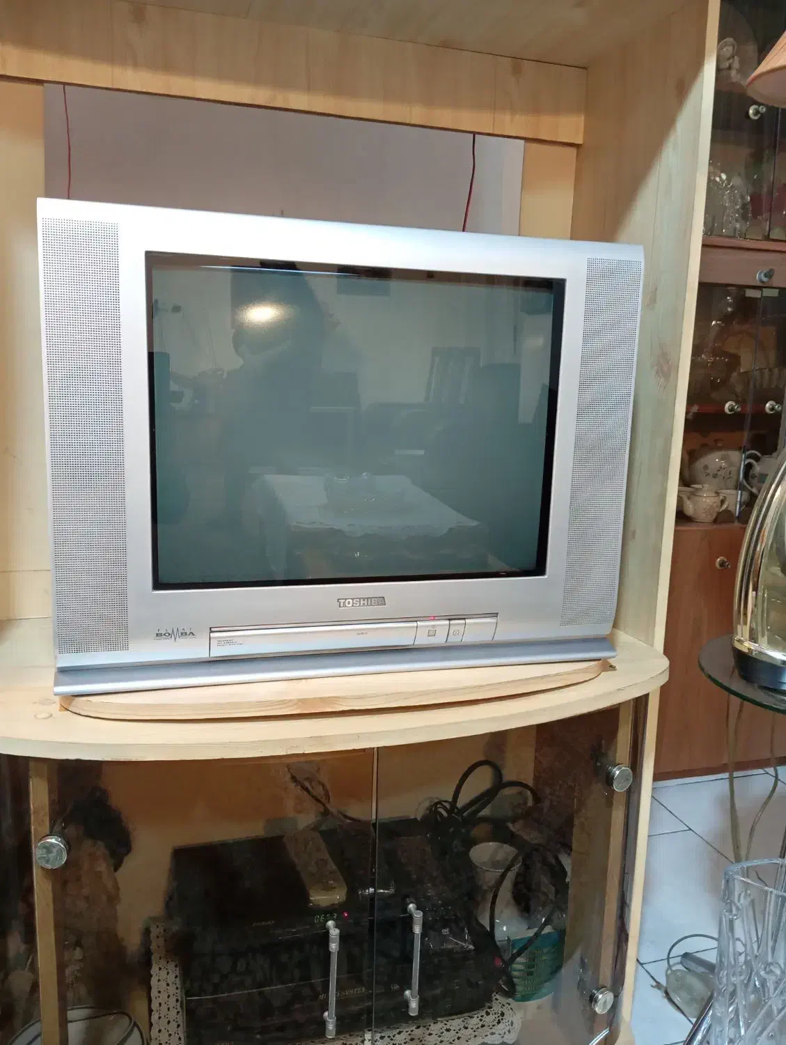 تلویزیون|تلویزیون و پروژکتور|رشت, حومه رشت|دیوار