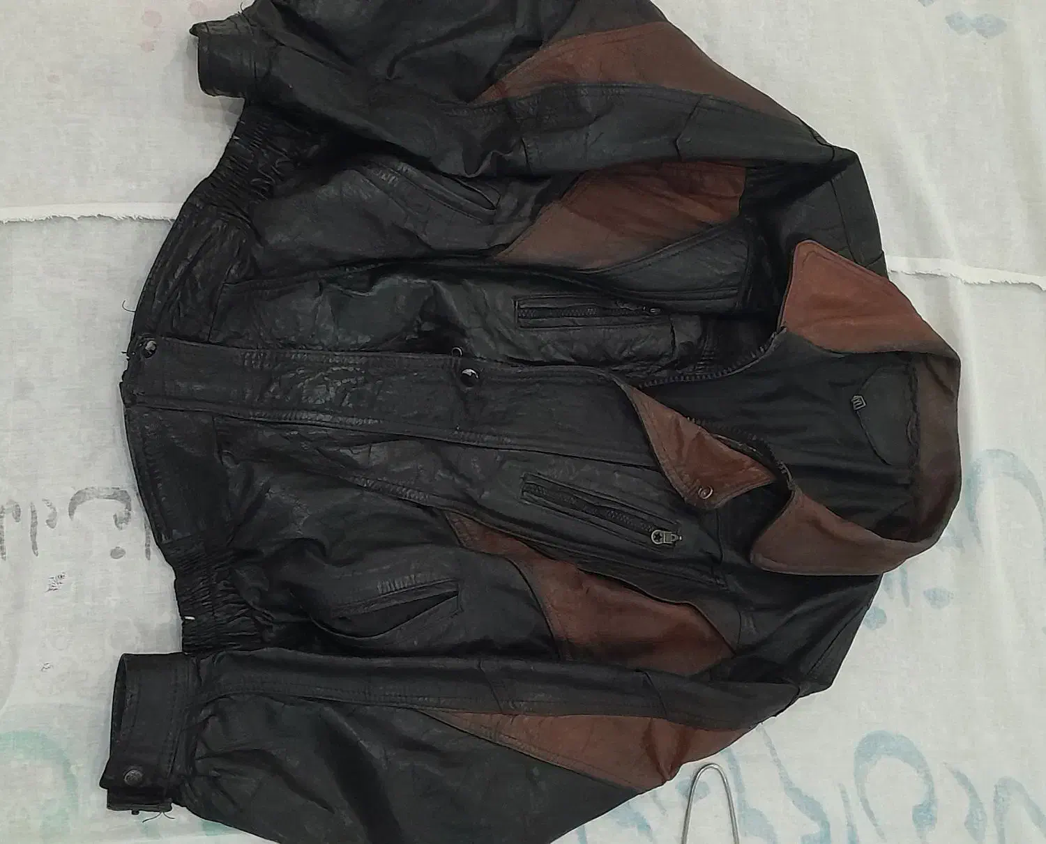 کاپشن چرمی اصل|لباس|بسطام, |دیوار