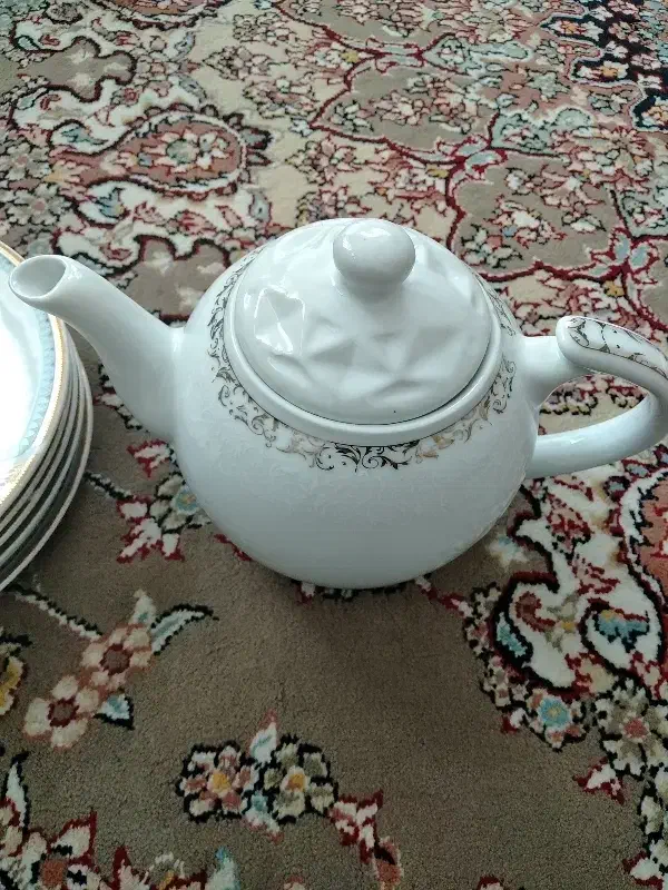 بشقاب و قوری چینی|ظروف سرو و پذیرایی|قم, نیروگاه|دیوار