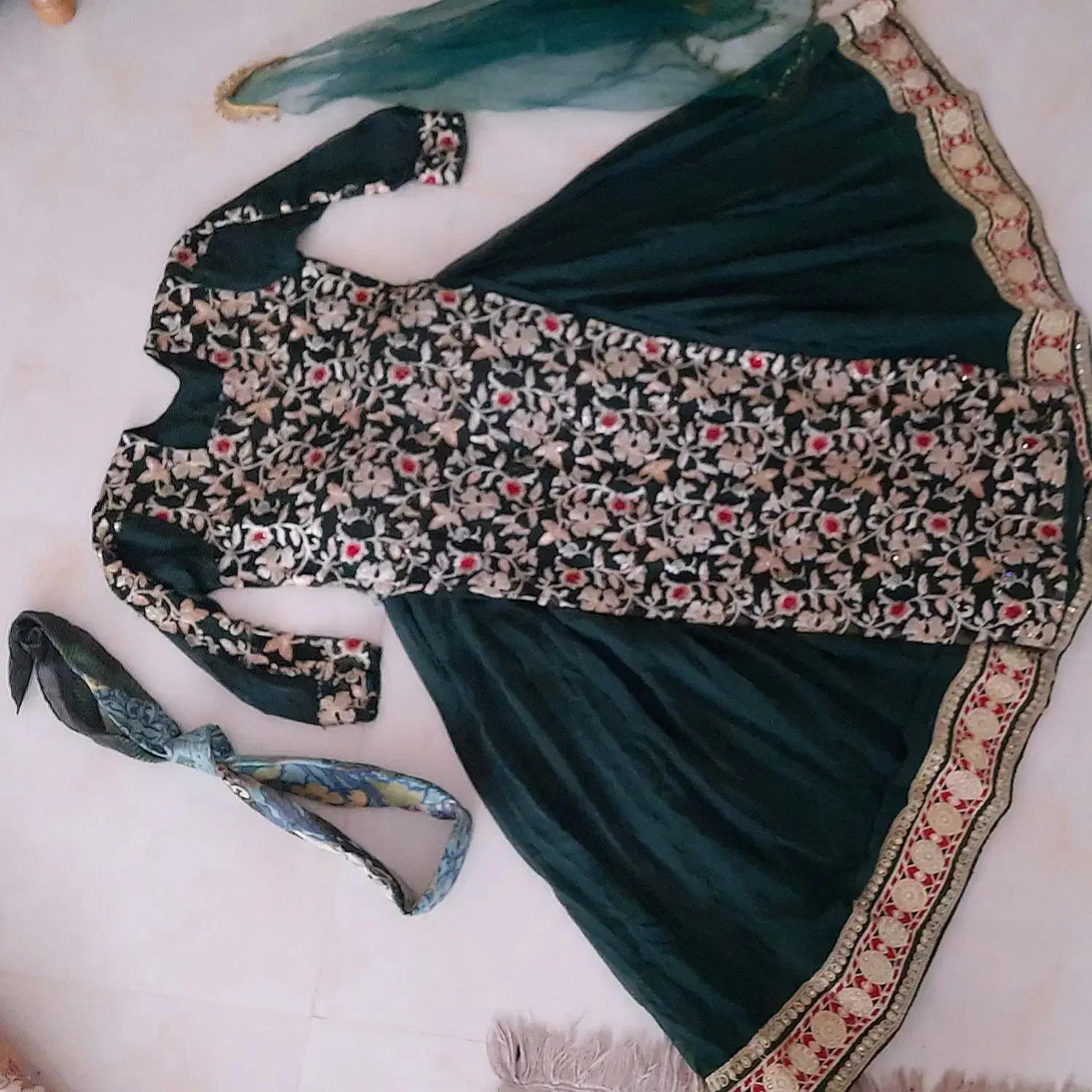 لباس محلی|لباس|شیراز, دینکان|دیوار