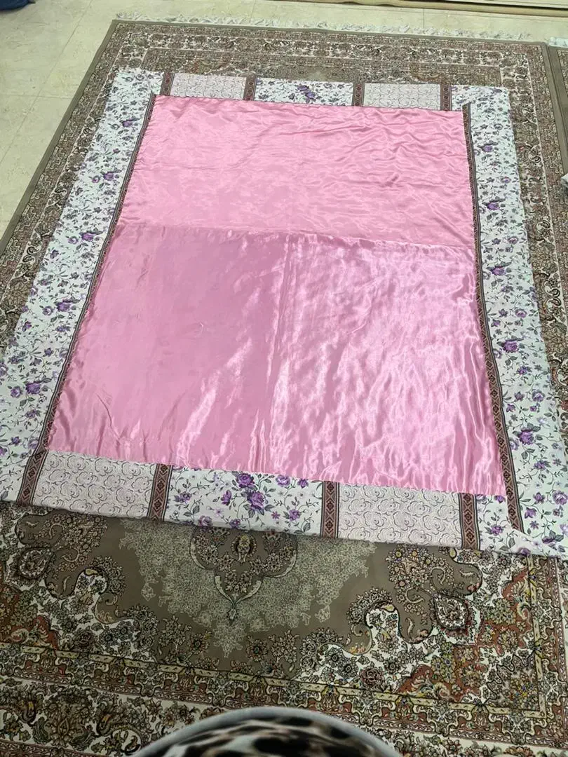 لحاف|رختخواب، بالش، پتو|باغستان, |دیوار