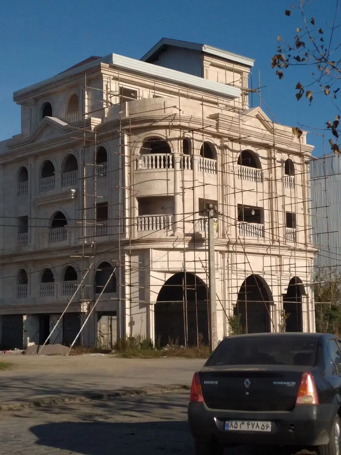 گروه سنگ کاری مدرن با برند ترین ابزار آلات سنگکاری|خدمات پیشه و مهارت|لنگرود, |دیوار