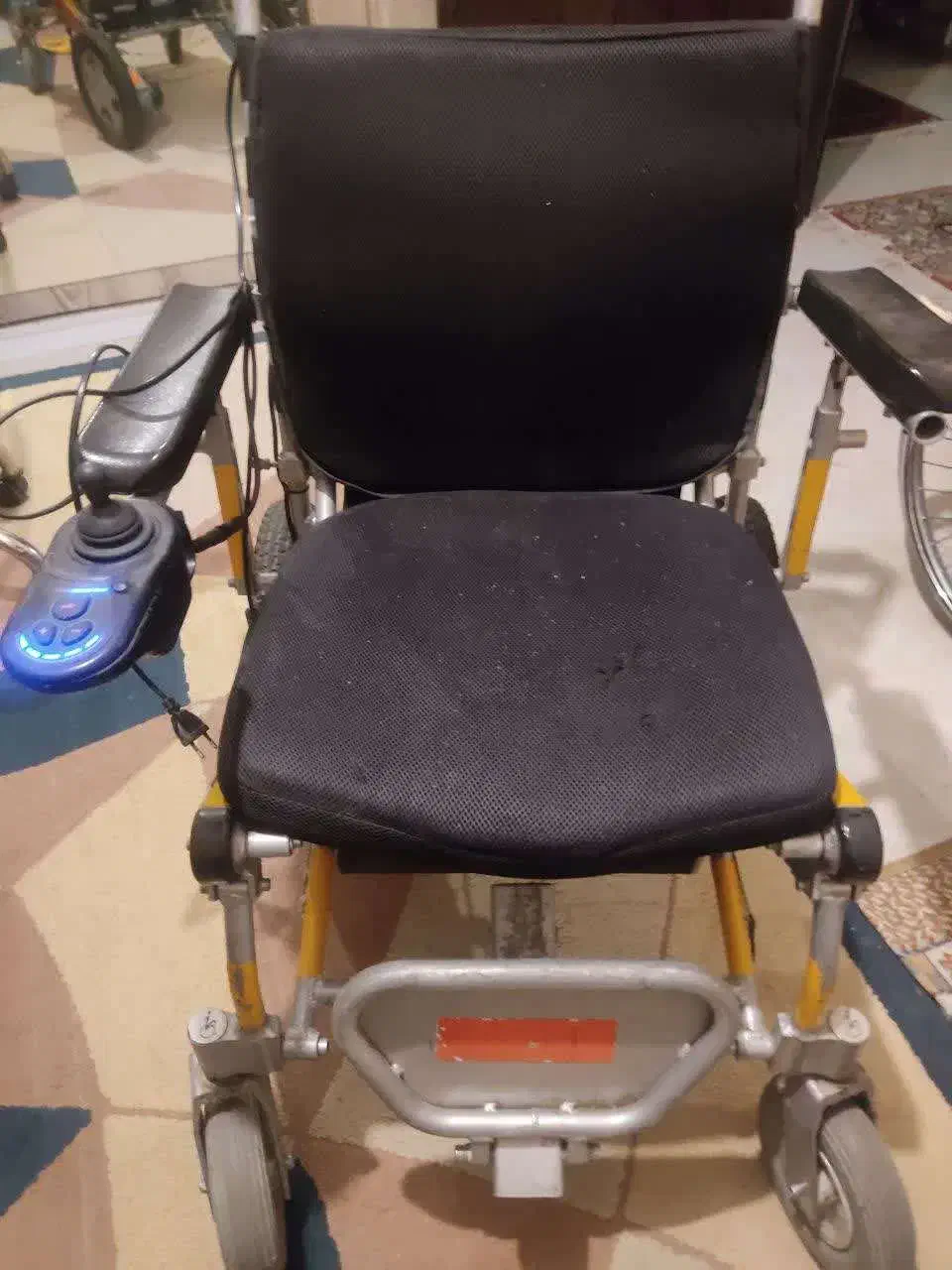 ویلچر برقی مشتری واقعی تخفیف خوب|آرایشی، بهداشتی، درمانی|اصفهان, سرچشمه|دیوار