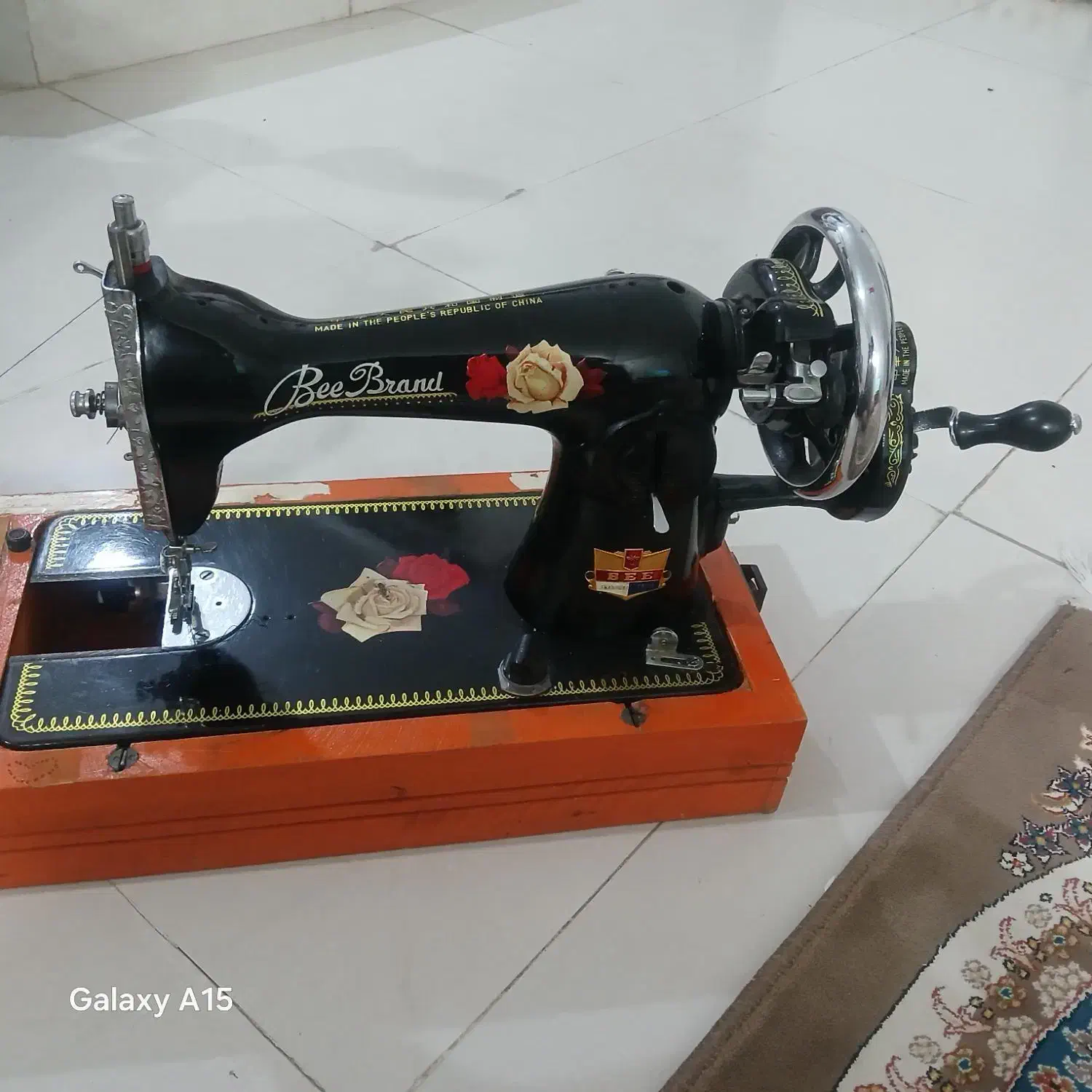 چرخ خیاطی|کلکسیون اشیاء عتیقه|ساوه, |دیوار